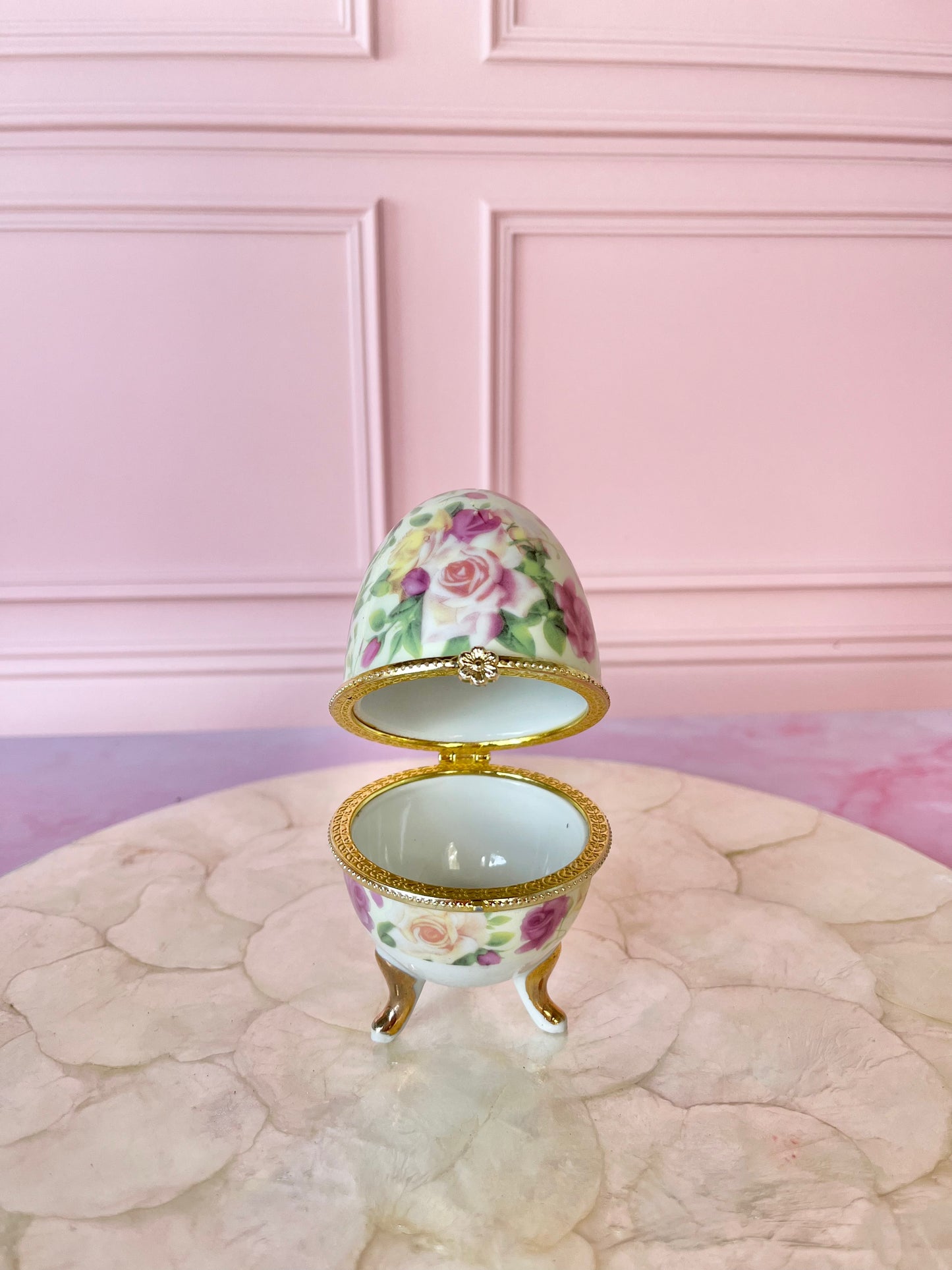 Oeuf en porcelaine Lisa