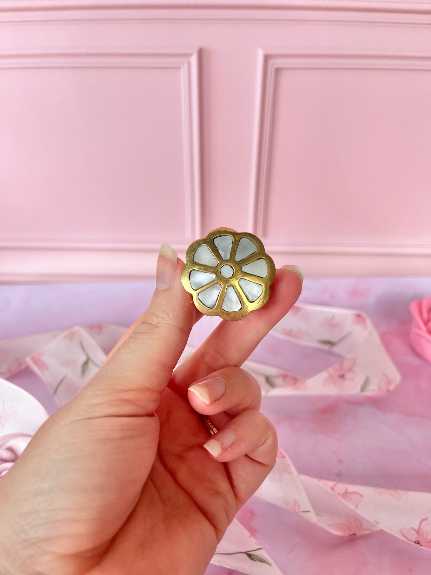 Pilulier nacre fleur