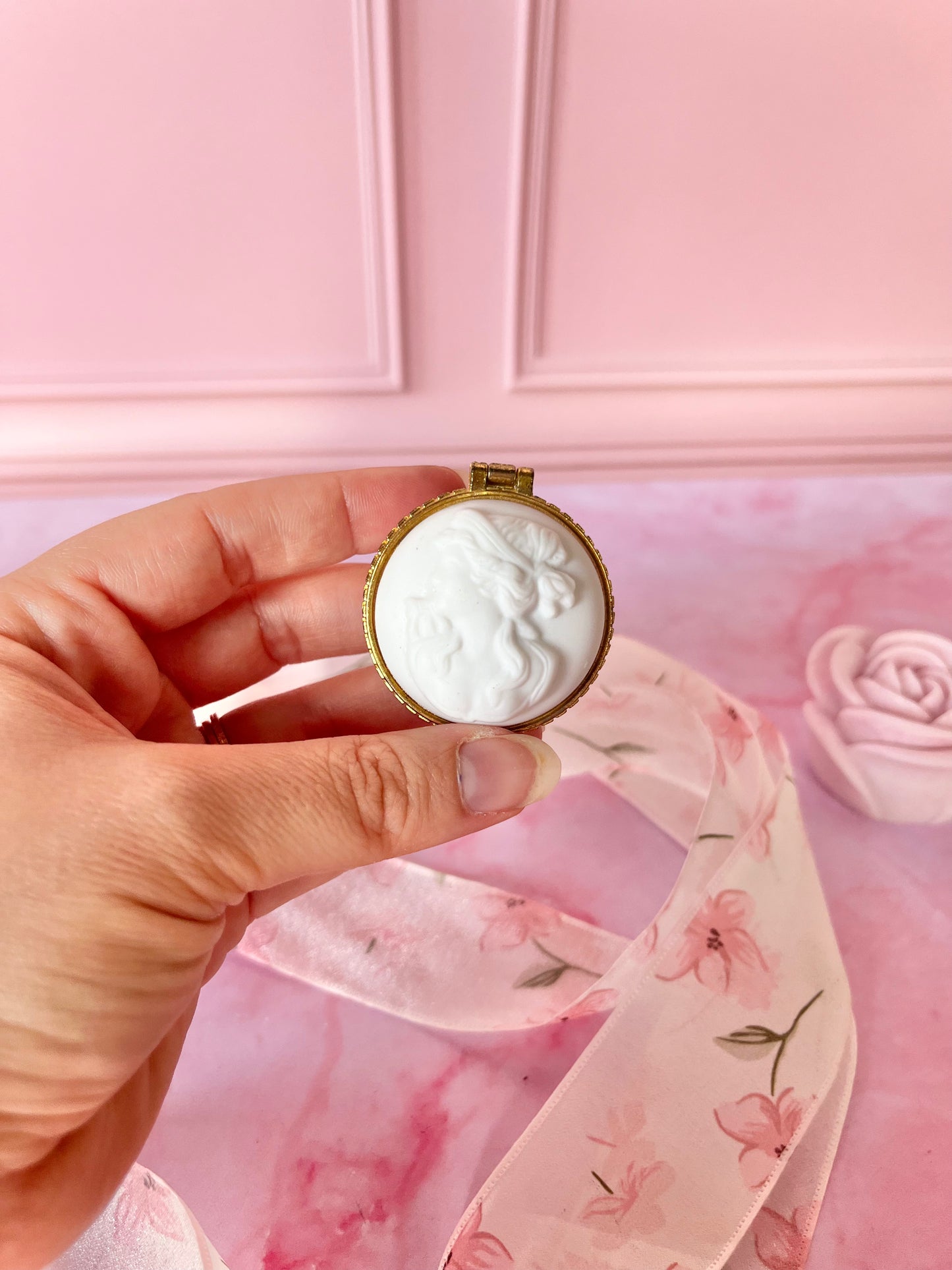 Pilulier rond camée