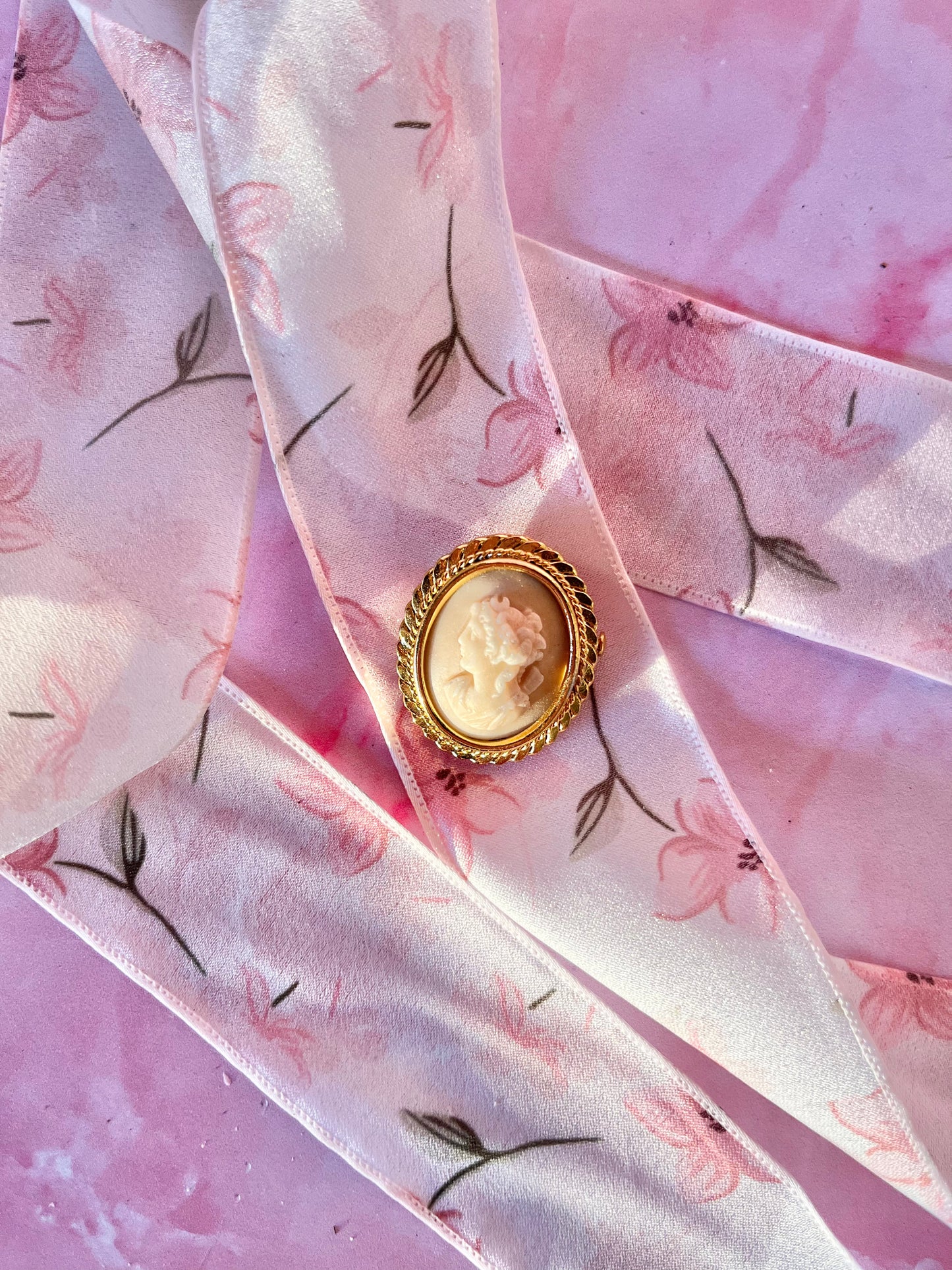 Broche camée Augustine