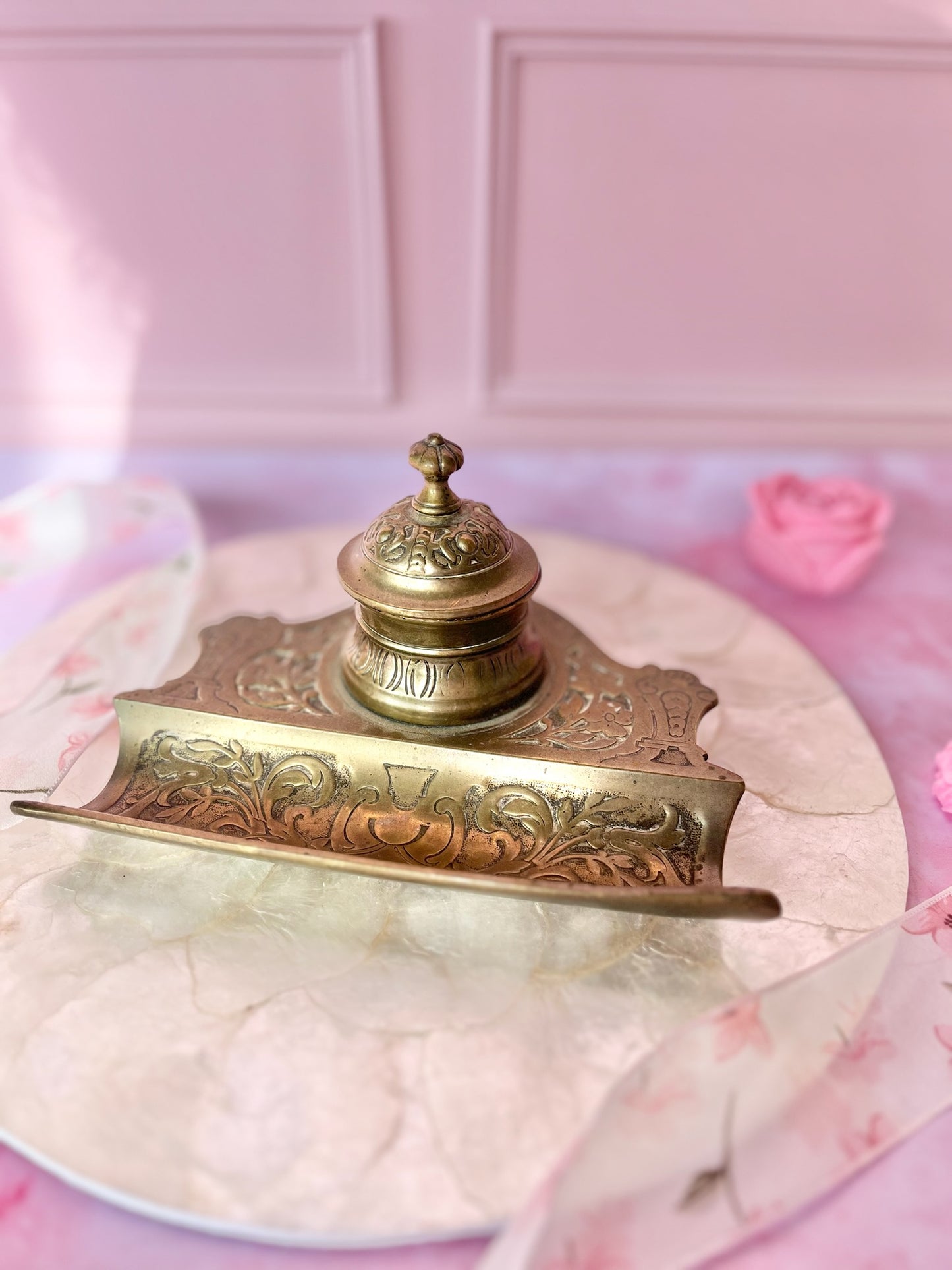 Encrier en laiton doré