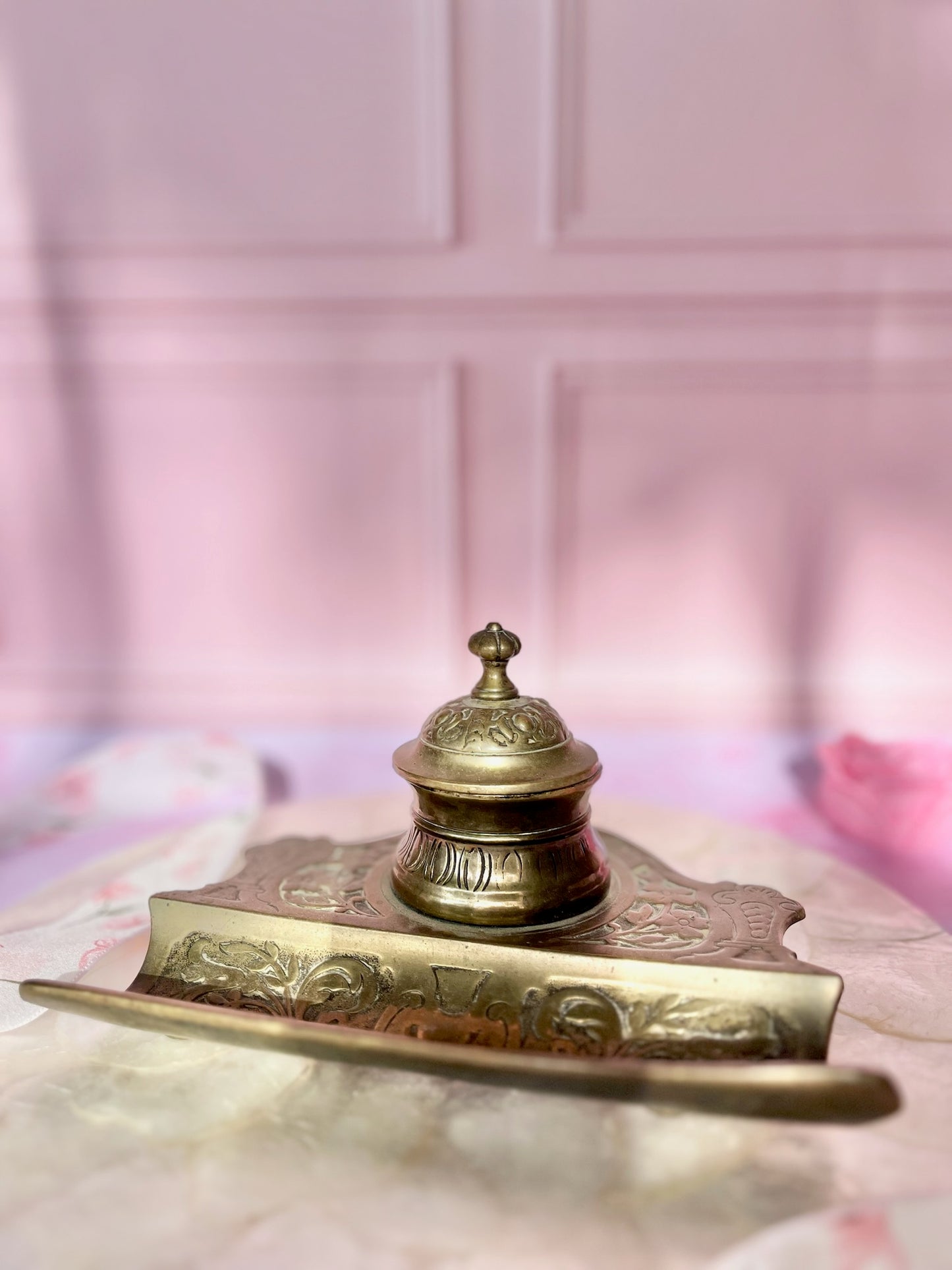 Encrier en laiton doré