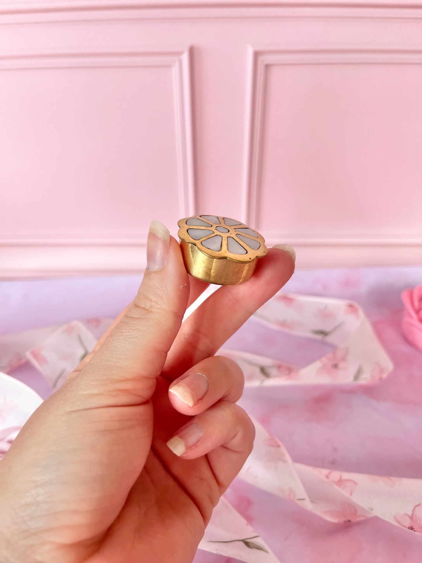 Pilulier nacre fleur