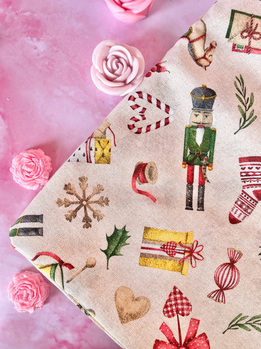 Tissu nappe Casse-Noisette