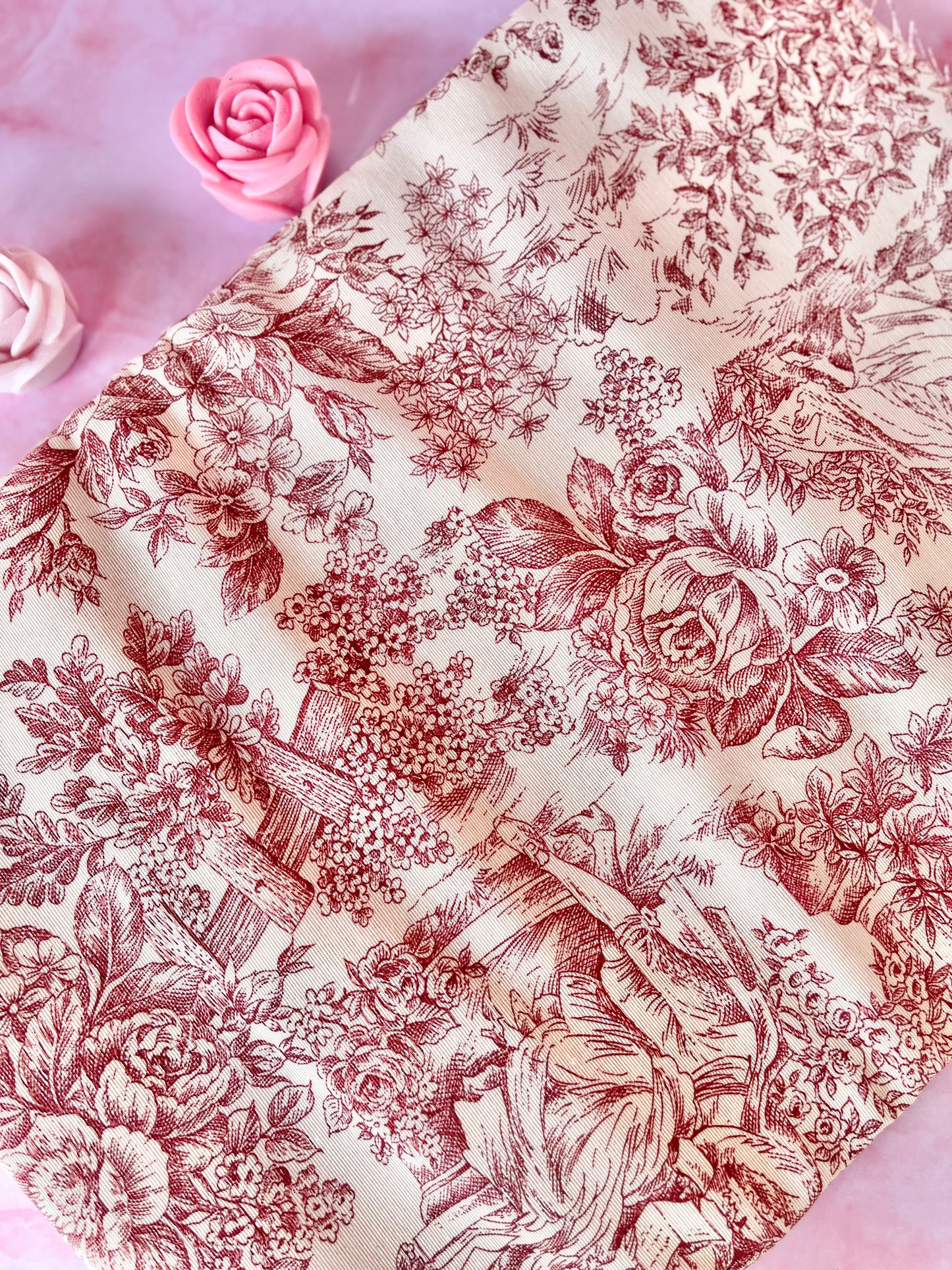 Tissu nappe Toile de Jouy rouge bordeaux