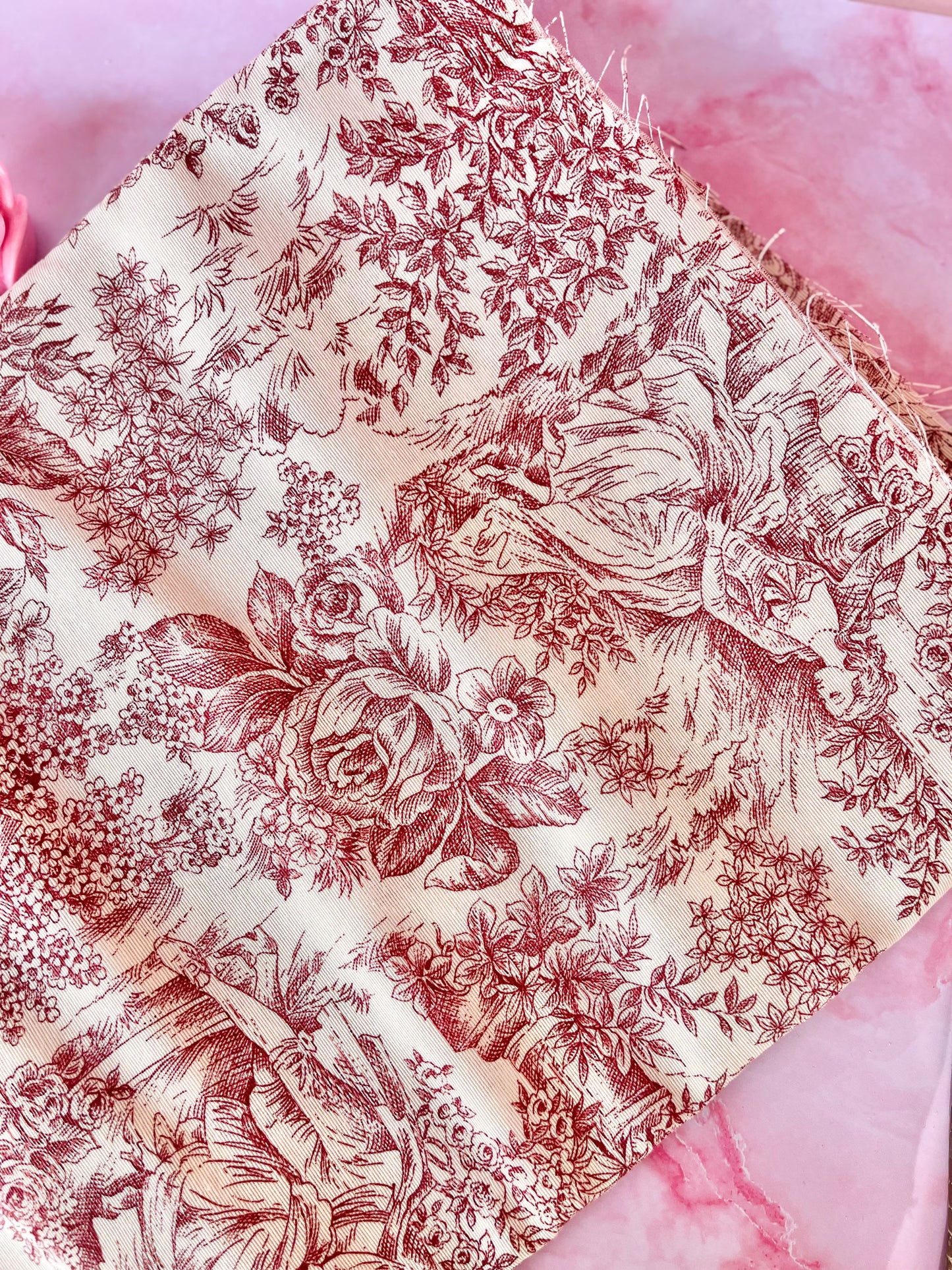 Tissu nappe Toile de Jouy rouge bordeaux