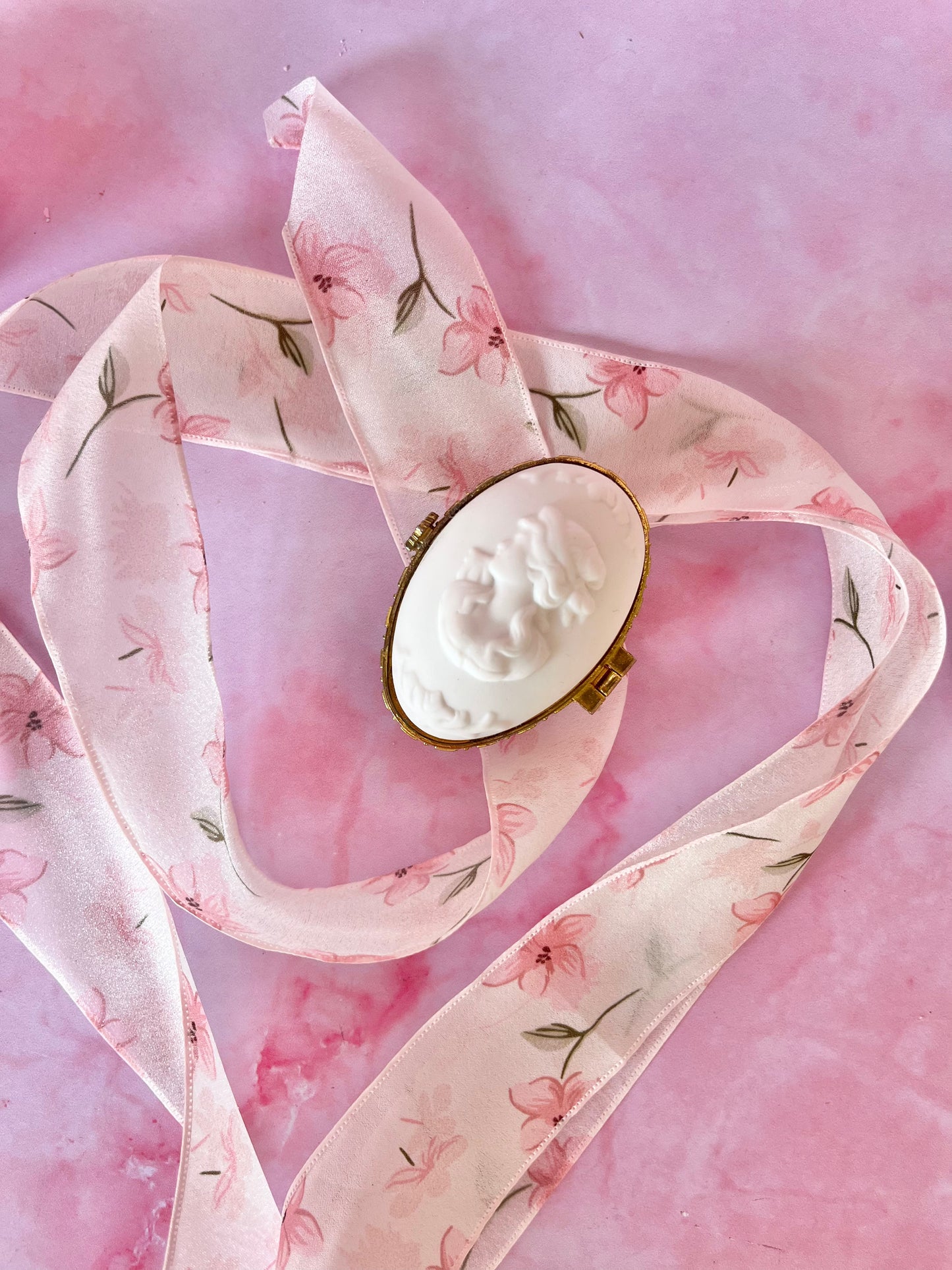 Pilulier camée ovale