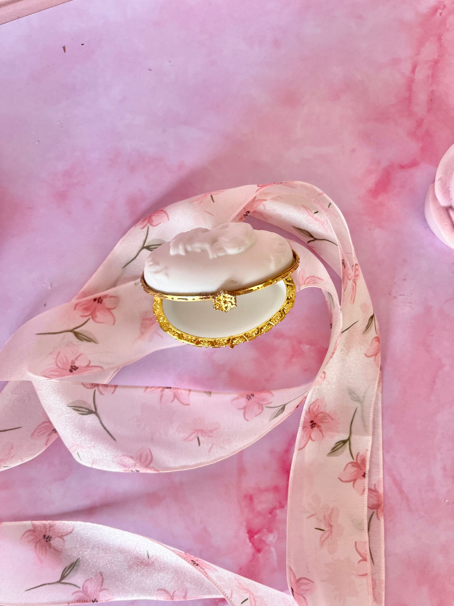 Pilulier camée ovale