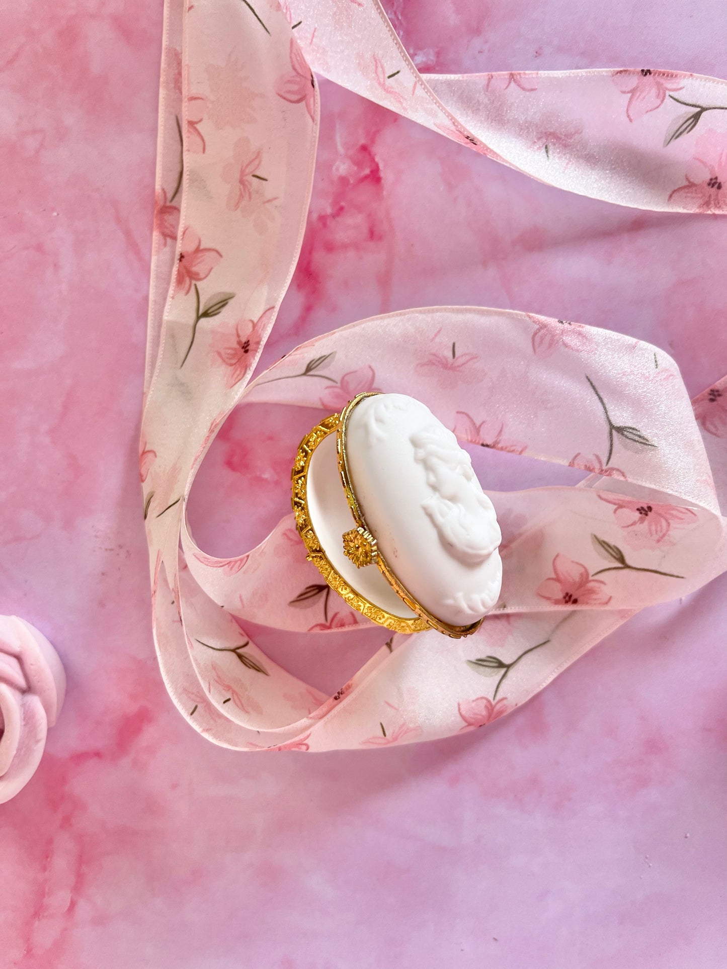 Pilulier camée ovale