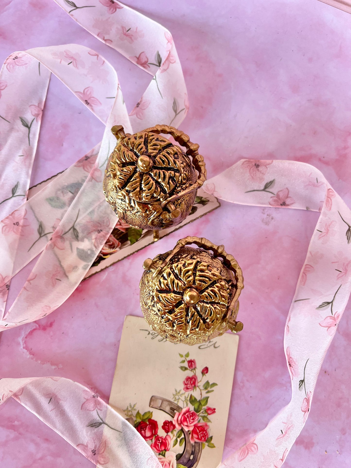 Boites marmites dorées