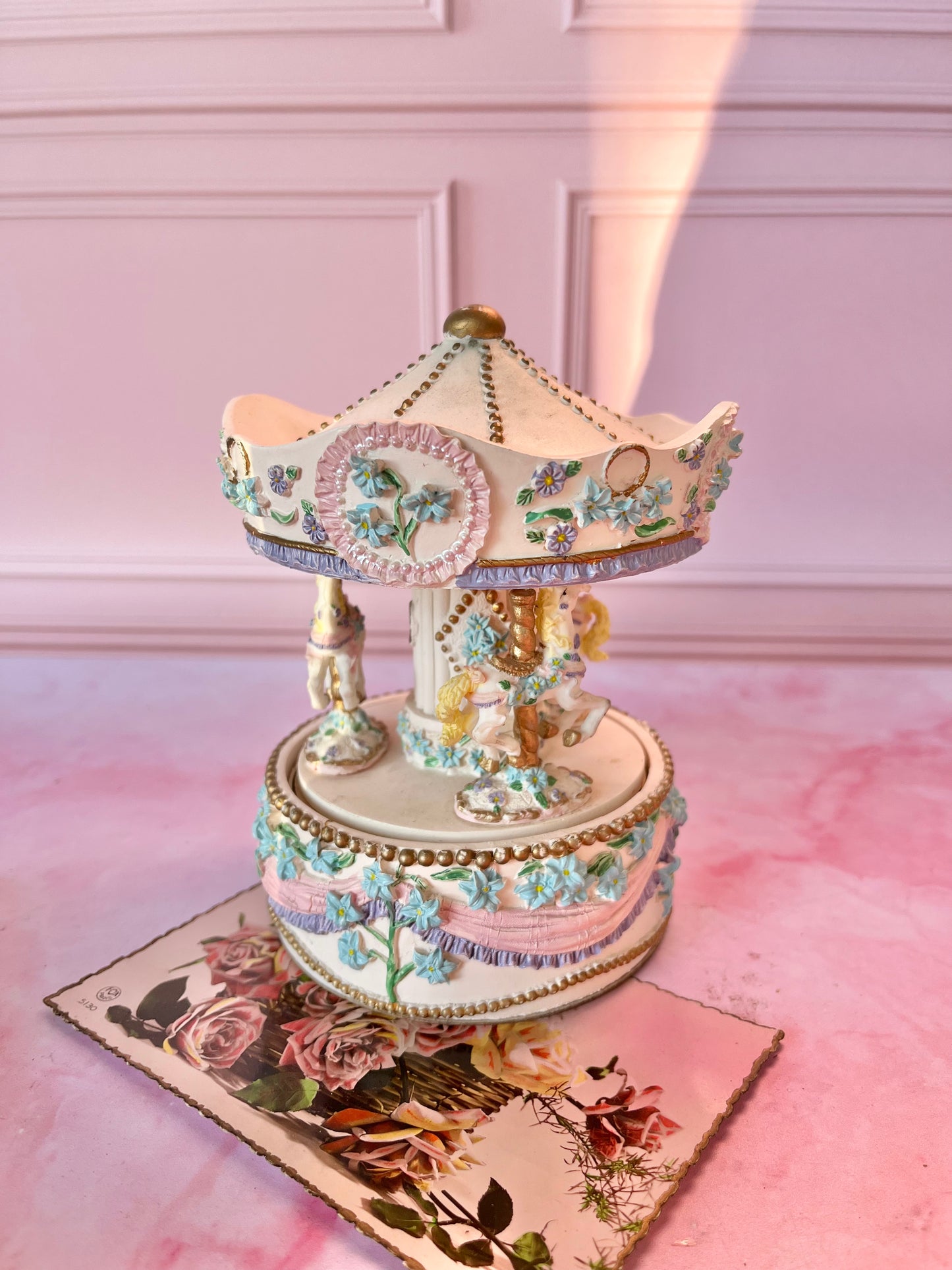 Manège musical chevaux