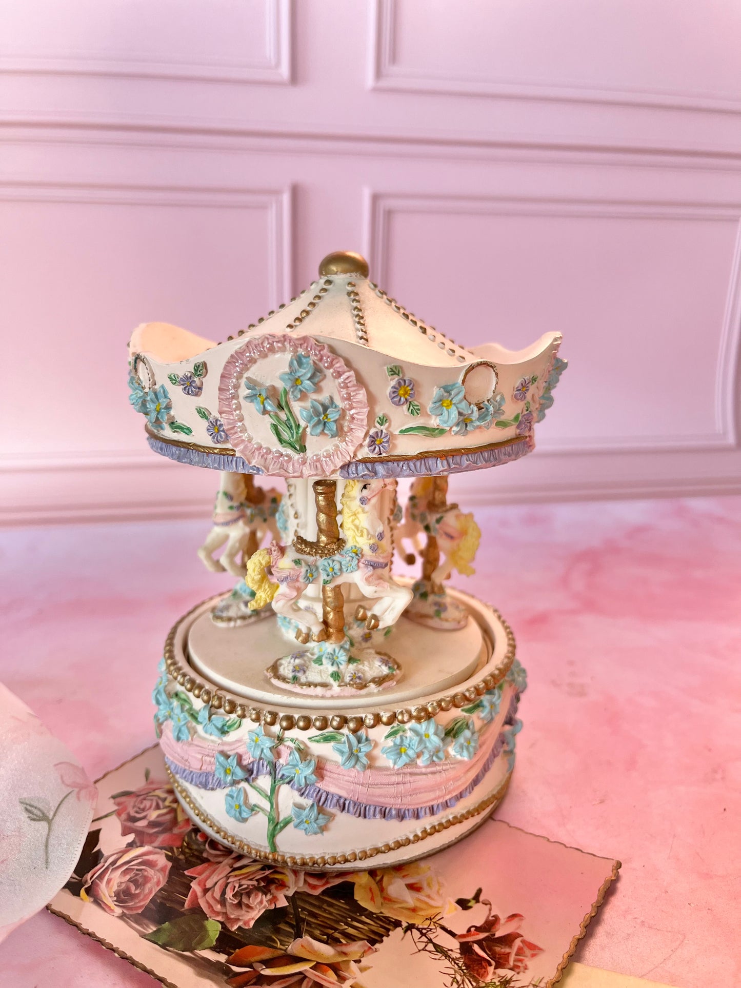 Manège musical chevaux