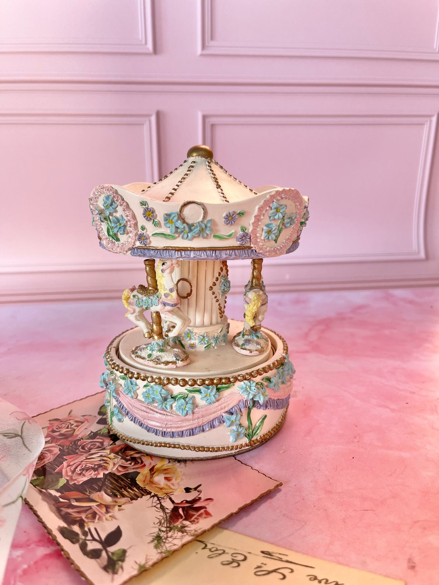 Manège musical chevaux