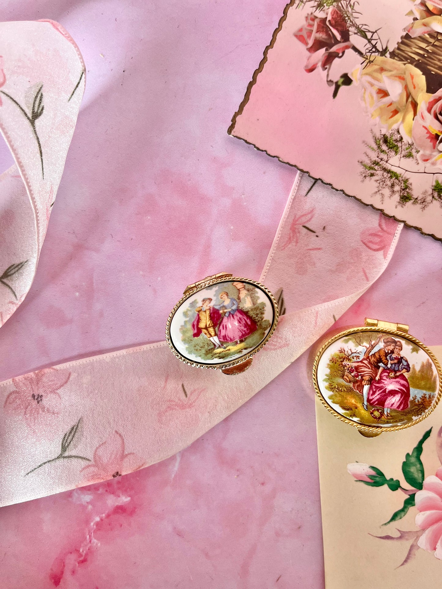 Duo de piluliers scène galante (2)